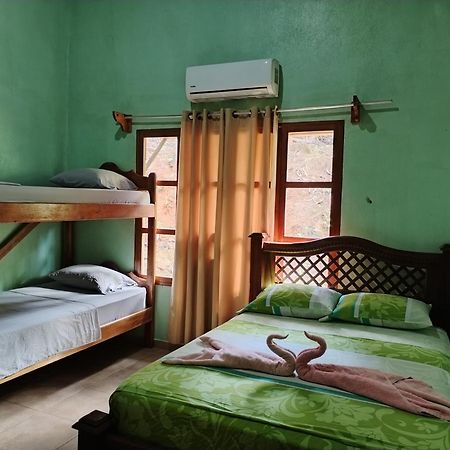 לינה וארוחת בוקר Drakes Bay Osa House - Drake Corcovado Tours מראה חיצוני תמונה