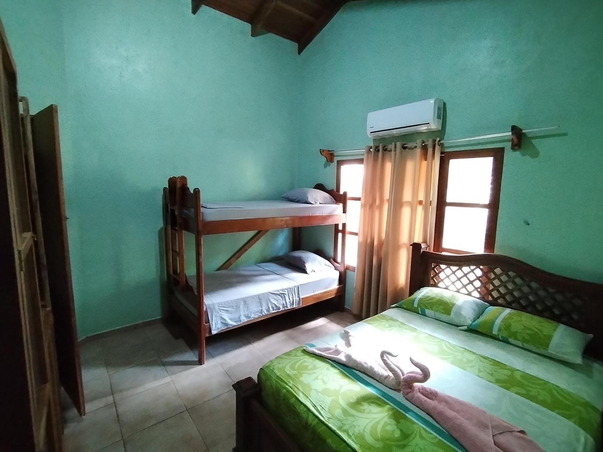 לינה וארוחת בוקר Drakes Bay Osa House - Drake Corcovado Tours מראה חיצוני תמונה