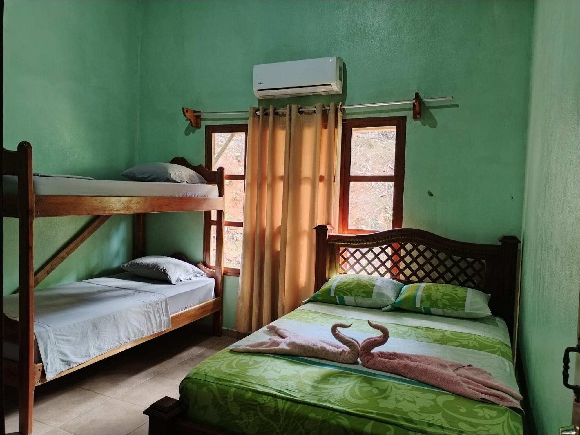 לינה וארוחת בוקר Drakes Bay Osa House - Drake Corcovado Tours מראה חיצוני תמונה